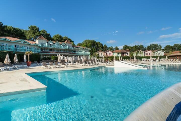 Appartement Sur Golf Avec Piscine Chauffee A Lacanau-Ocean Exterior photo